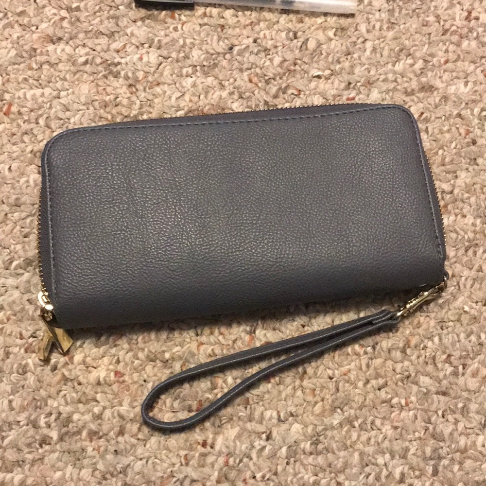 Grey wristlet